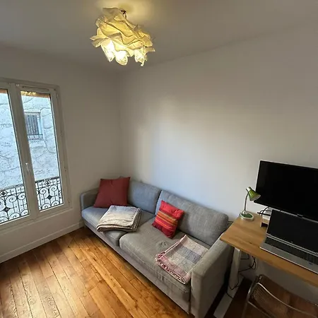 Large 4 Bright Apartment